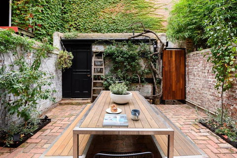 ADDERLEY A Striking 1880s Remodeled Victorian - Nambucca Heads Accommodation 0