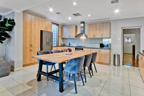 Adelaide 4 Bedroom House With Pool - Nambucca Heads Accommodation 2