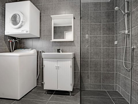 Adelaide Holiday Homes - Nambucca Heads Accommodation 3