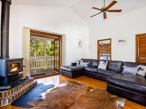 Eagles Point I Water Views I Pet Friendly - Nambucca Heads Accommodation 1