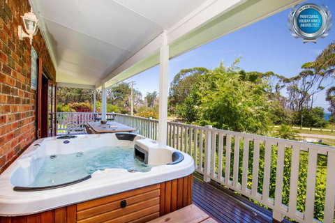 Eagles Point I Water Views I Pet Friendly - Nambucca Heads Accommodation 0