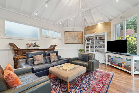 Elevated Serenity Where Views Meet Comfort - Nambucca Heads Accommodation 1