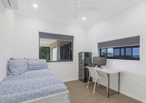 ESCAPE WITH A VIEW - Nambucca Heads Accommodation 1