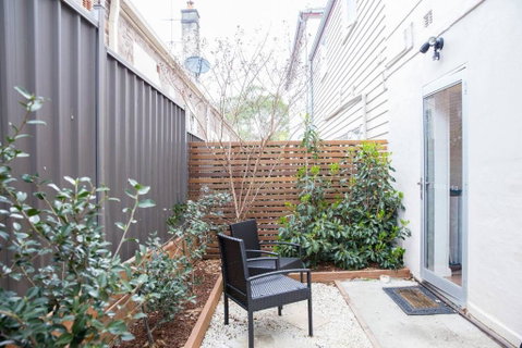 Esperanza Gardens - A Stylish Victorian Studio - Nambucca Heads Accommodation 4