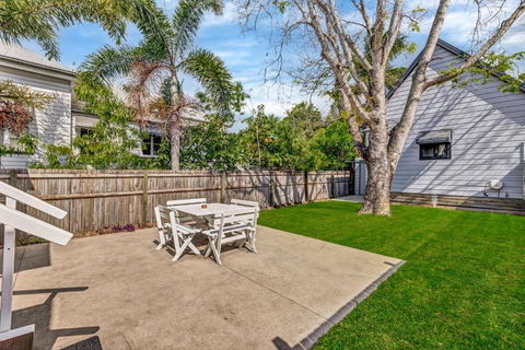 Gabba Central House 3BR2Bath Pets - Nambucca Heads Accommodation 0