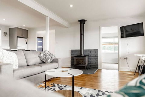 Georges Bay Bungalow - Home - Nambucca Heads Accommodation 0