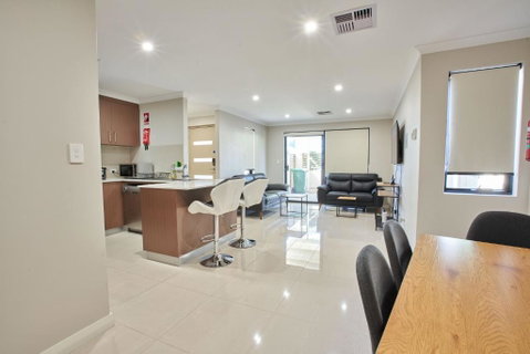 Gorgeous Family House Near Shops - Nambucca Heads Accommodation 4