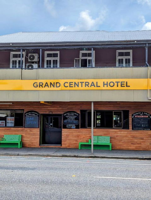 GRAND CENTRAL HOTEL PROSERPINE - Nambucca Heads Accommodation 2