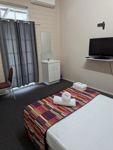 GRAND CENTRAL HOTEL PROSERPINE - Nambucca Heads Accommodation 3
