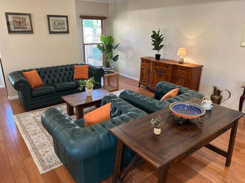 Grand Retreat In Peaceful Street - Nambucca Heads Accommodation 0