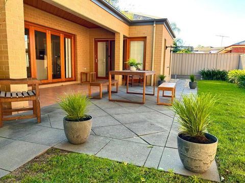 Grand Retreat In Peaceful Street - Nambucca Heads Accommodation 1