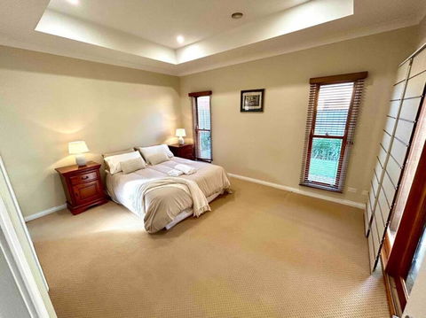 Grand Retreat In Peaceful Street - Nambucca Heads Accommodation 3