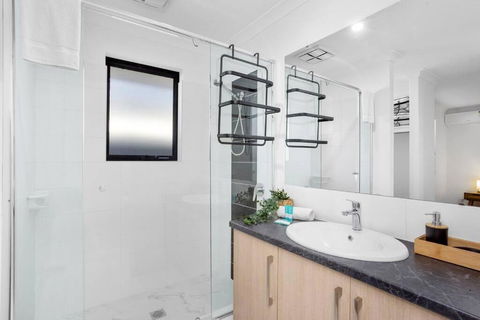 Guildford Family Hideaway - Nambucca Heads Accommodation 2