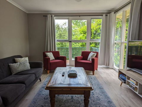 Happy Spacious Home Nr Canberra Hospital - Nambucca Heads Accommodation 2