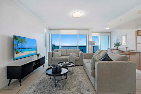 HIGH FLOOR GUARANTEE - 3 Bedroom Plus Study Apartments At Chevron Renaissance - Self Contained & Privately Managed - Wow Stay - Nambucca Heads Accommodation 2