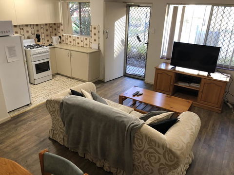 Affordable Comfortable Inglewood Apartment+Pool - Nambucca Heads Accommodation 3
