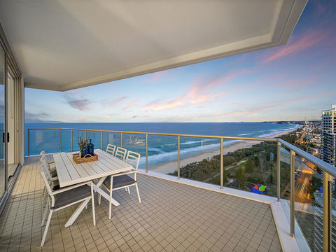 Air On Broadbeach - Nambucca Heads Accommodation 0