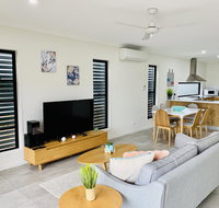 AIRLIE BEACH Delight. Hop skip jump to everything - Nambucca Heads Accommodation