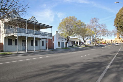 Albury Suites - Waterstreet - Nambucca Heads Accommodation 2