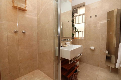 Alcaston House - Parliament House 300m, WiFi, Netflix - Nambucca Heads Accommodation 3
