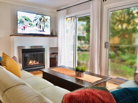 Alice's Palace, 2-minute Walk To Lifeguard Patrolled Surf Beach - Nambucca Heads Accommodation 1