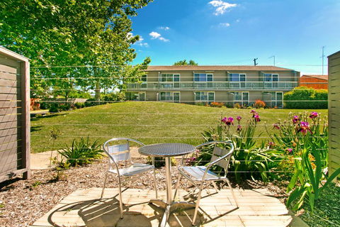 Alloggio Bathurst (previously Bathurst Apartments) - Nambucca Heads Accommodation 0
