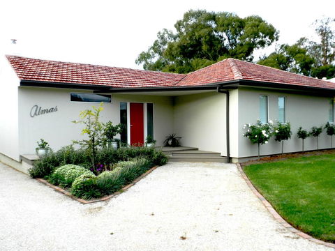 Almas Cottage - Nambucca Heads Accommodation 1