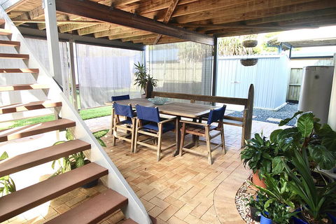 Aloha Alex Beach House Pet-friendly- 450m To The Beach - Nambucca Heads Accommodation 1