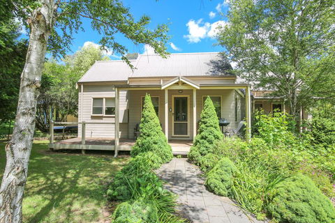 Alpine Arnica Cottage 1 - Nambucca Heads Accommodation 1