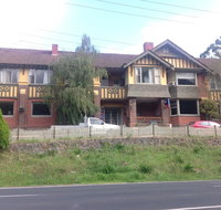 Alpine Retreat Hotel - Nambucca Heads Accommodation