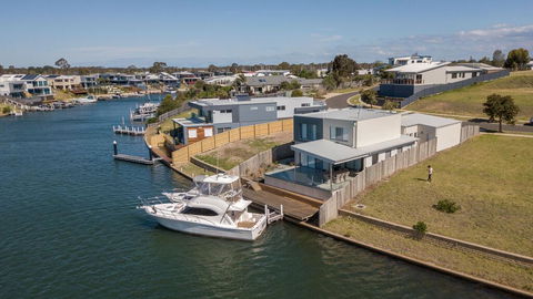Anchored - Access To The Gippsland Lakes - Nambucca Heads Accommodation 1