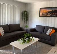 Andergrove Home with a Garden View-Wi-fi  Netflix - Nambucca Heads Accommodation