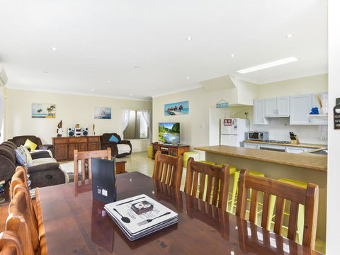 Anne's Beach Getaway - Nambucca Heads Accommodation 1