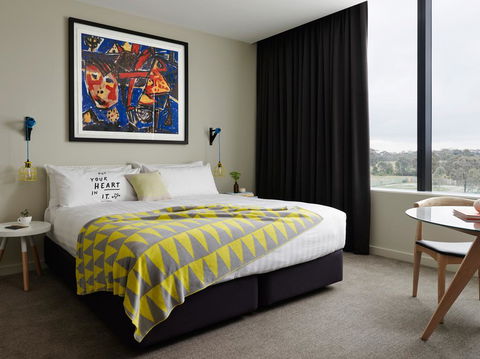 Art Series - The Larwill Studio - Nambucca Heads Accommodation 0