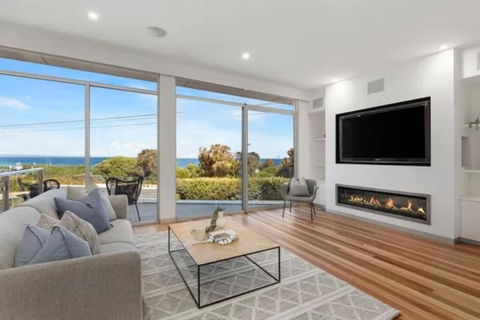 Luxury Beach House With Bay Views, Rooftop & Lift - Nambucca Heads Accommodation 0