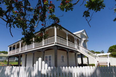 Luxury Grand Escapes Queenslander In Ipswich - Nambucca Heads Accommodation 0