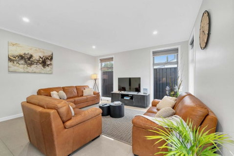 Luxury On City Fringe In Klemzig By Elegant Stays - Nambucca Heads Accommodation 1