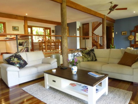 Magnolia Cottage - Nambucca Heads Accommodation 3