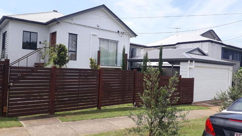 Maple Villa - The Beach House By The Bay - Nambucca Heads Accommodation 2