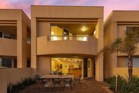 Marina House Next To Beach - Nambucca Heads Accommodation 2