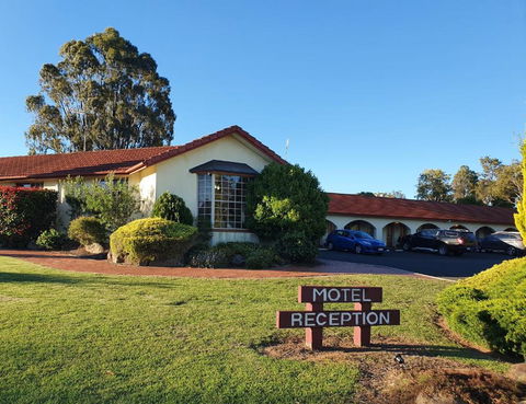 McNevins Warwick Motel - Nambucca Heads Accommodation 0