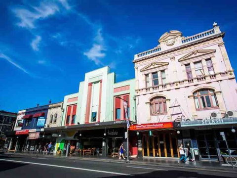 Modern 2 Bedroom Warehouse Conversion - Nambucca Heads Accommodation 1