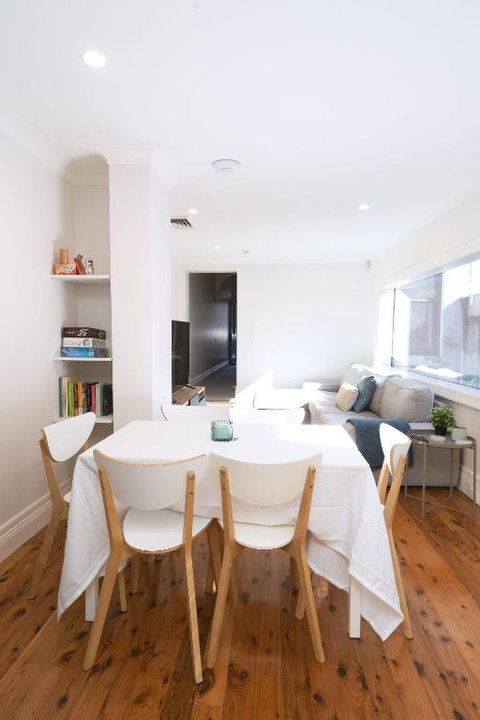Modern 3 Bed Home In Tempe Near Airport City - Nambucca Heads Accommodation 2