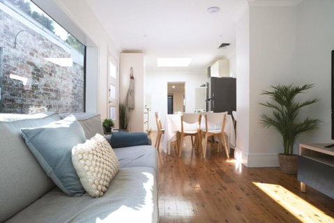 Modern 3 Bed Home In Tempe Near Airport City - Nambucca Heads Accommodation 0