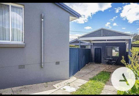 Modern Cottage Central Location - Nambucca Heads Accommodation 1