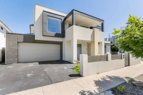 Modern Mansion In Lightsview By Host Solutions - Nambucca Heads Accommodation 1