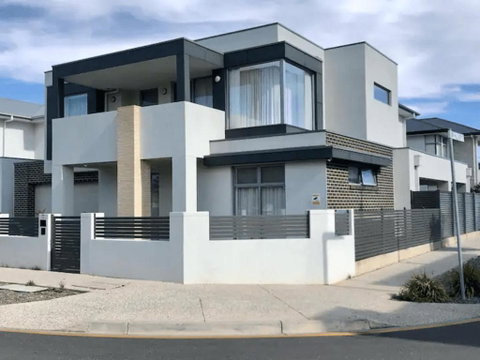 Modern Mansion In Lightsview By Host Solutions - Nambucca Heads Accommodation 0