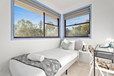 Modern Single Room - Nearby Stations & Eateries - Shared Bathroom - Nambucca Heads Accommodation 0