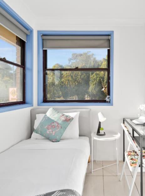 Modern Single Room - Nearby Stations & Eateries - Shared Bathroom - Nambucca Heads Accommodation 3