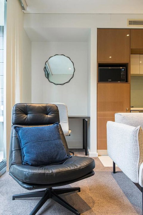 Modern Urban Retreat 1BR Apt Near Chatswood - Nambucca Heads Accommodation 1